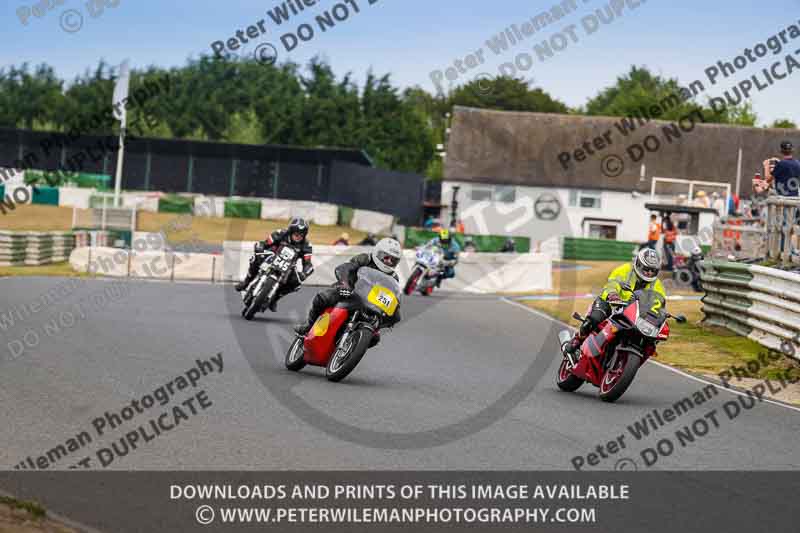 Vintage motorcycle club;eventdigitalimages;mallory park;mallory park trackday photographs;no limits trackdays;peter wileman photography;trackday digital images;trackday photos;vmcc festival 1000 bikes photographs